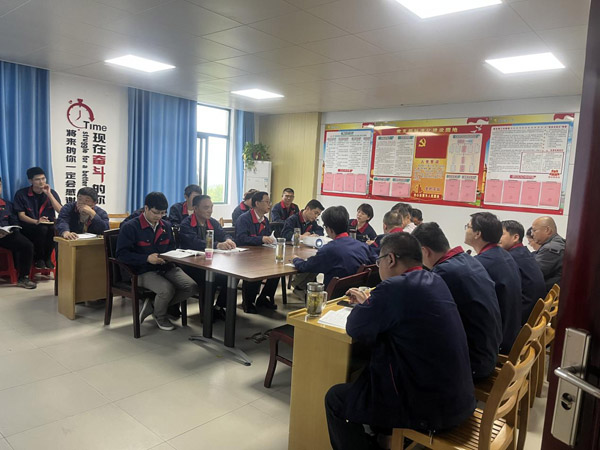 王伍升到建材研究室、建材公司調研